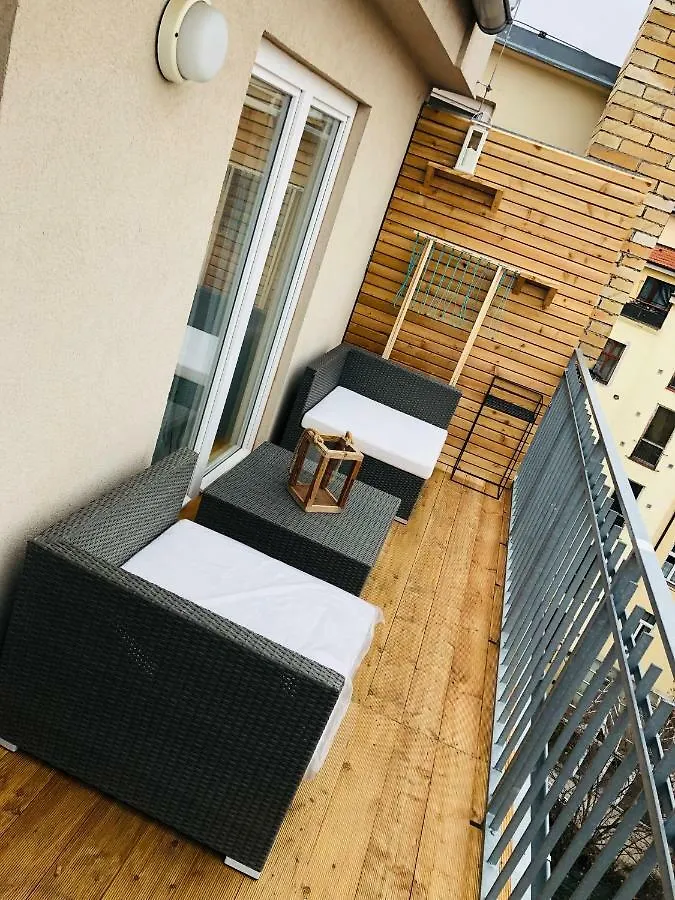 Moskevská apartment with terrace&great location near the centre Praga