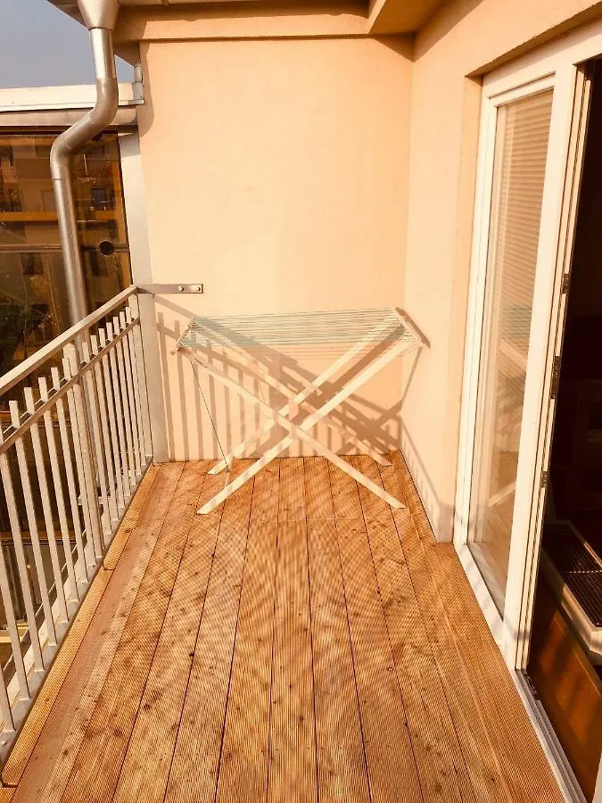 Moskevská apartment with terrace&great location near the centre Praga