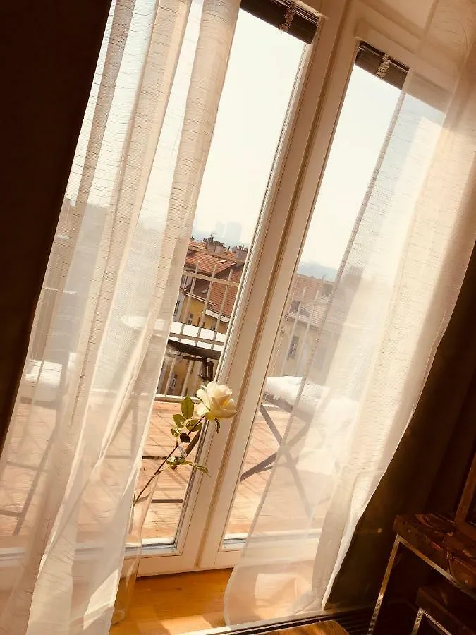 Moskevska Apartment With Terrace & Great Location Near The Centre Prague